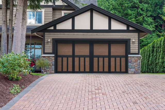 Residential Carriage House Garage Doors | Haas Door
